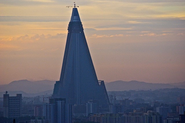 05_RyugyongHotel
