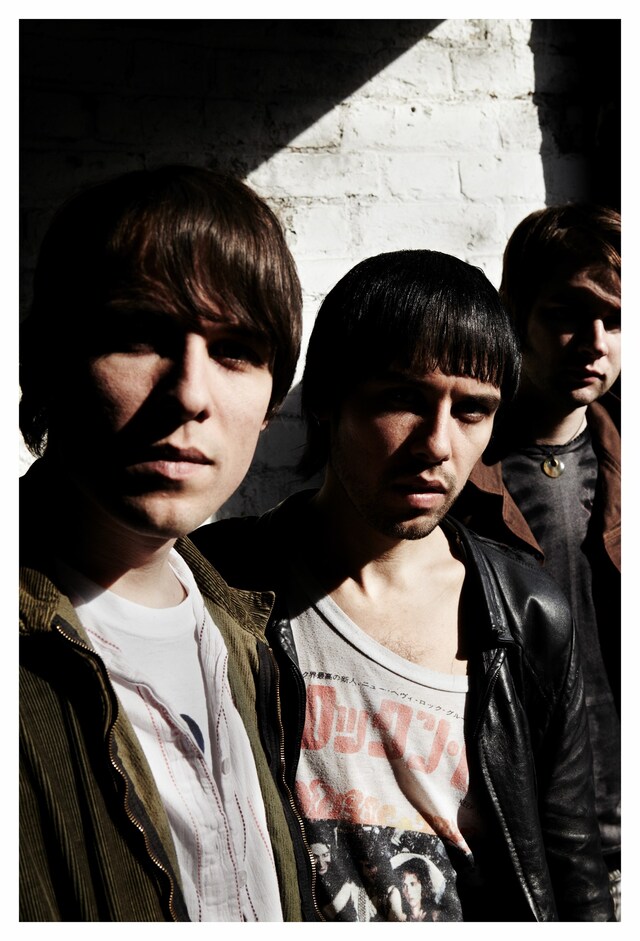Cribs_9651 2011 Press Shot 1