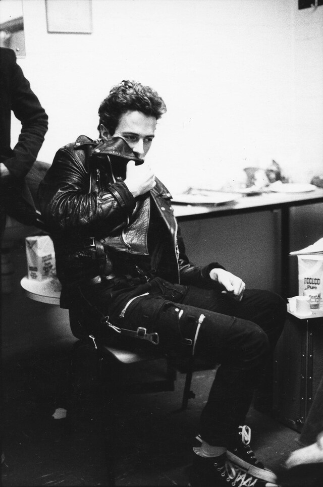 7.JoeStrummer,late1970s,byPennieSmith 6