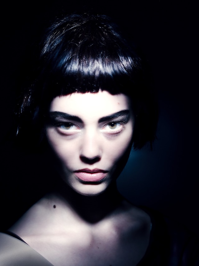 N359-PORTRAIT_005_02 15