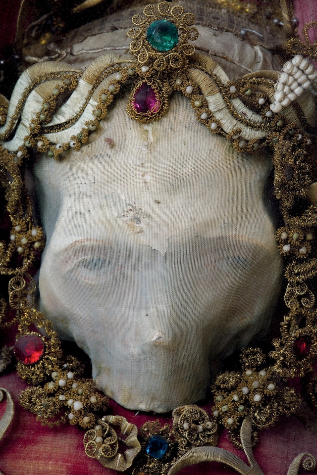 p.50 Deodatus skull relic &#169; Paul Koudounaris 5