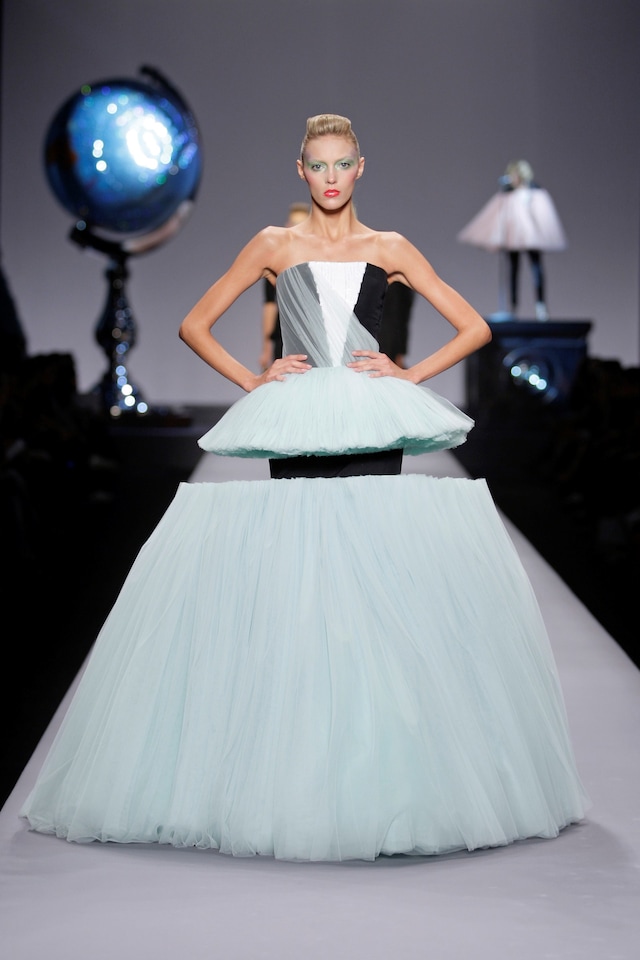 Viktor &amp; Rolf SS10 3
