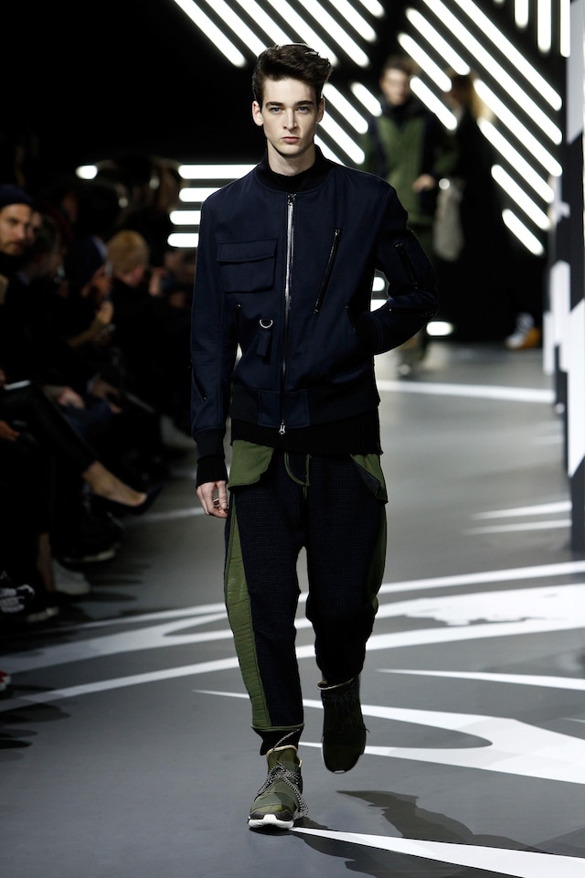 463945855FB00002_Y_3_Runway 8