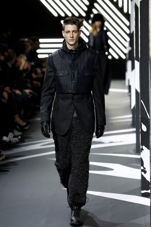 463945855FB00017_Y_3_Runway 10