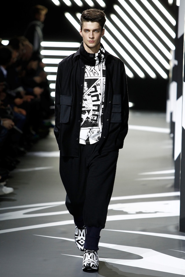 463945855FB00045_Y_3_Runway 0