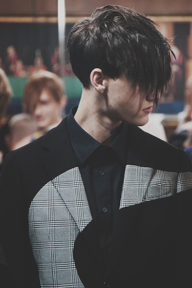 Alexander McQueen SS15 Mens collections, Dazed backstage 7