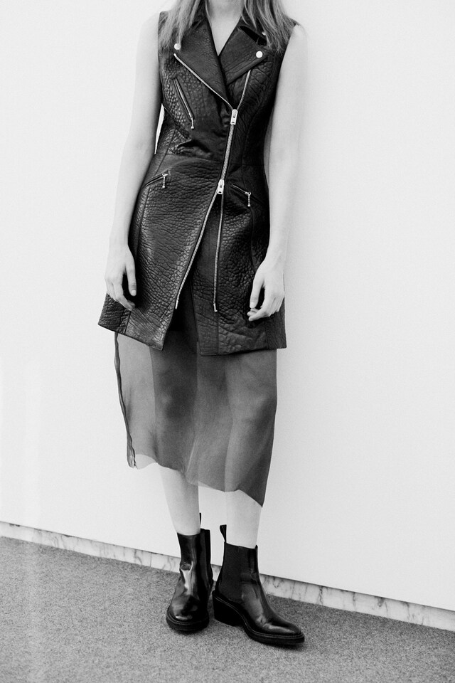 Backstage at Yang Li SS15 Dazed Lea Colombo 18