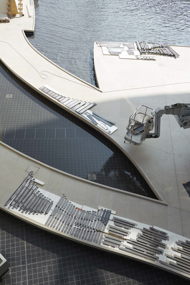 The Flow - Louis Vuitton SS15 collection by Juergen Teller 12