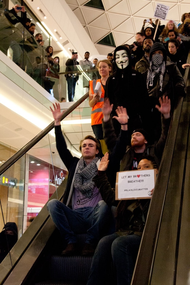 #ICantBreathe Eric Garner protests Westfield London 2