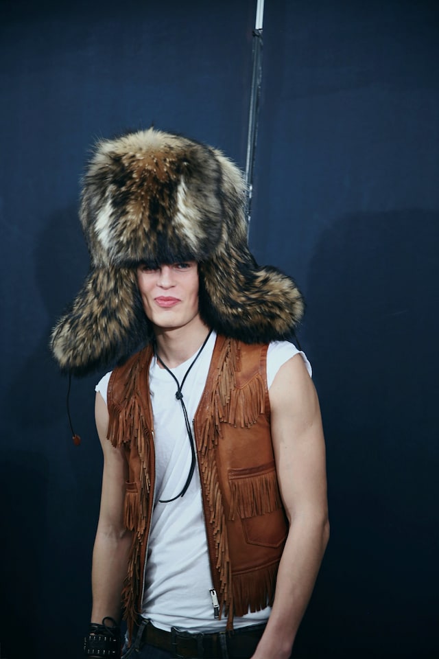 Backstage Dsquared2 menswear aw15 fur hat vest 4