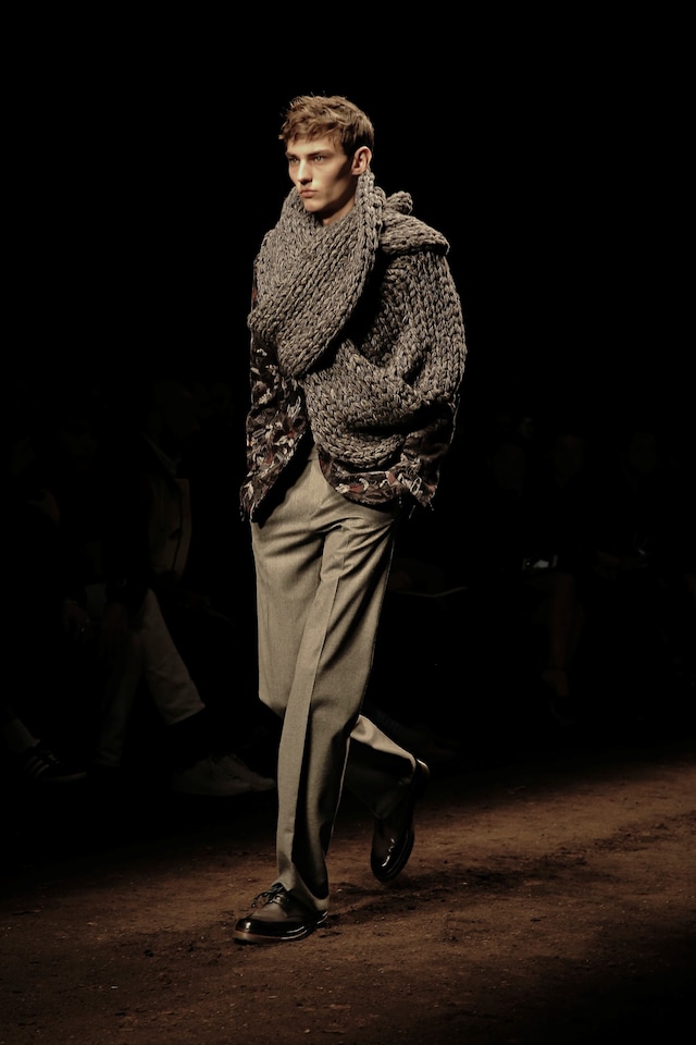 Salvatore Ferragamo Knitwear Gray Long Scarf AW15 Runway 10