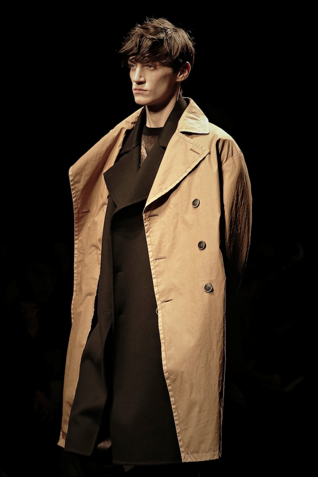 Salvatore Ferragamo AW15 Beige Runway Trench Layers Runway 21