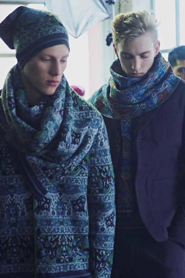 Antonio Marras AW15 Dazed Backstage Model Blue Pattern Scarf 4