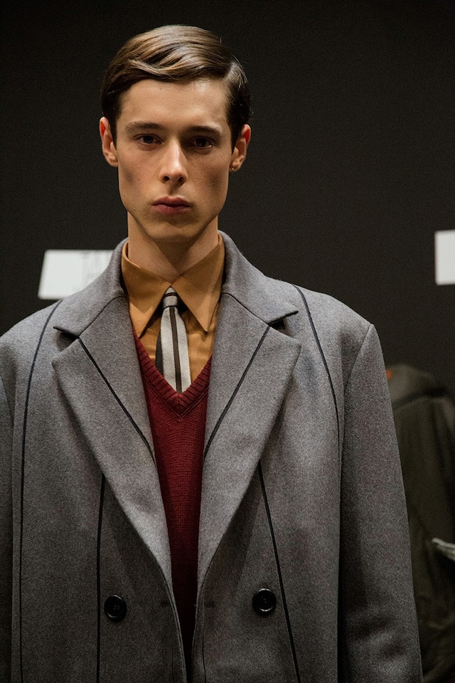 Fendi AW15 Mens Milan Grey Coat Stripe Tie 2