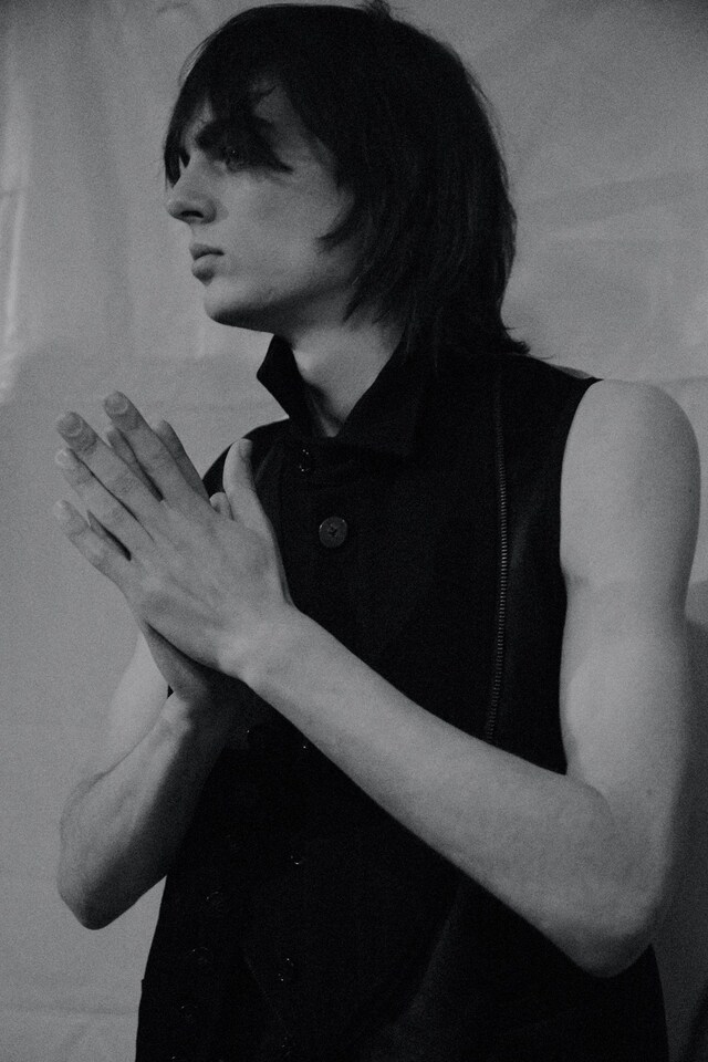 Ann Demeulemeester AW15 Black And White Sleeveless Button 11