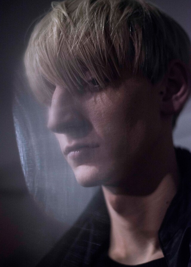 Juun.J AW15 Backstage Dazed Paris Close Up 8