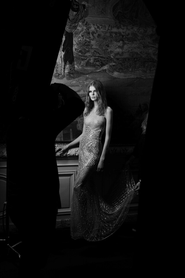 At&#233;lier Versace Haute Couture AW15 Black And White Trail 0