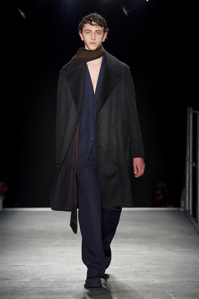 Wooyoungmi AW15 Mens Brown Long Scarf Blue Suit Black Coat 5
