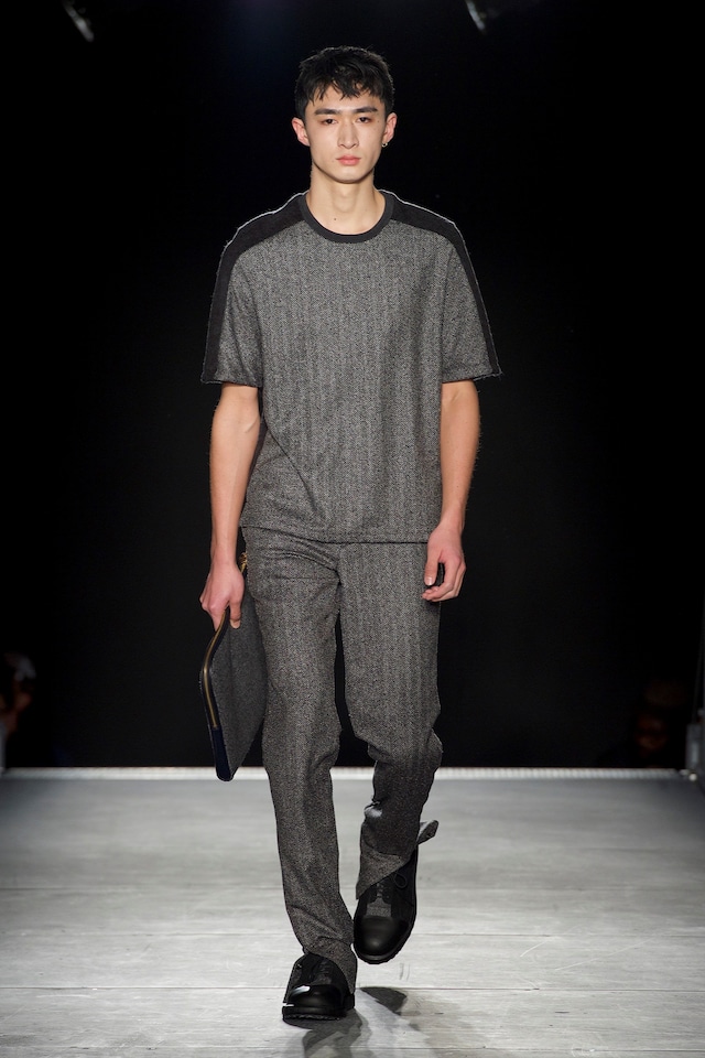 Wooyoungmi AW15 Mens Grey T shirt Stripe Sleeves Clutch Bag 14