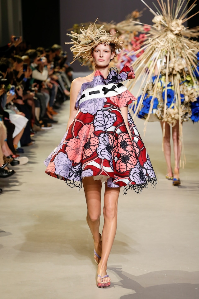 Viktor &amp; Rolf Haute Couture SS15 Cut Out Floral Red Straw 13