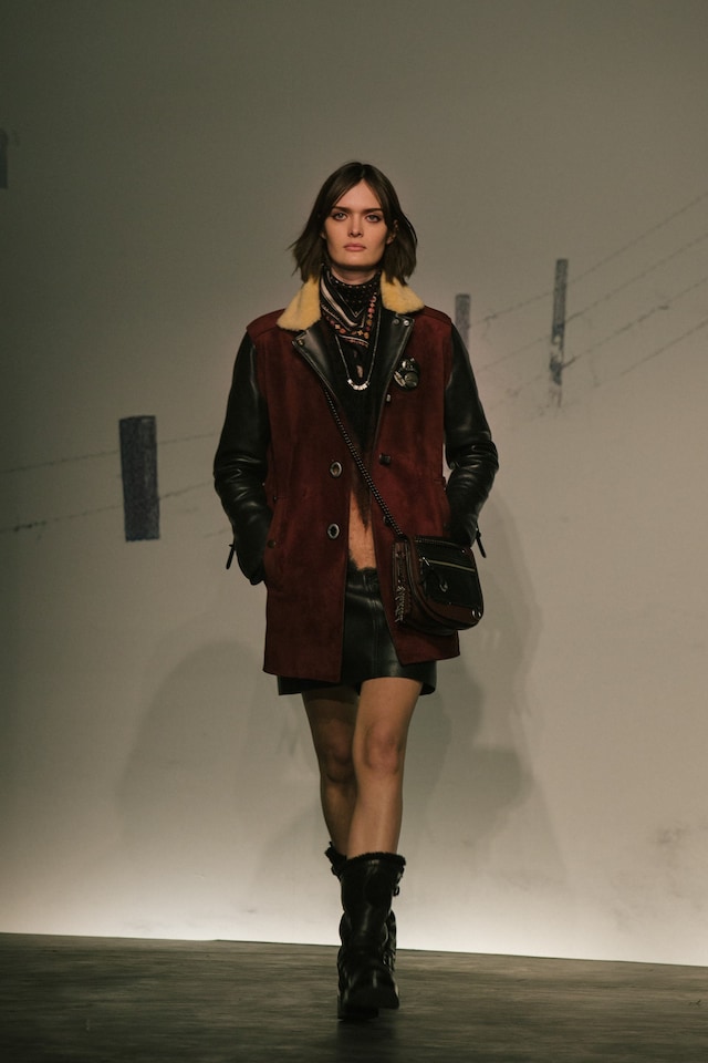 Coach AW15 Shearling Leather Womenswear Bandana Neck Scarf 3