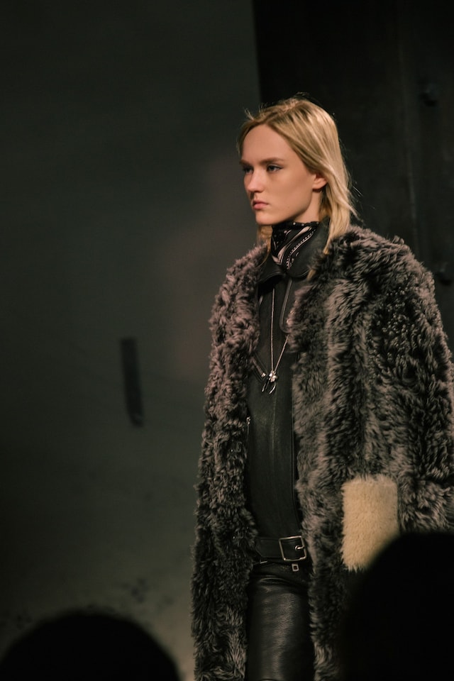 Coach AW15 Shearling Leather Womenswear Neck Scarf Fur Coat 16