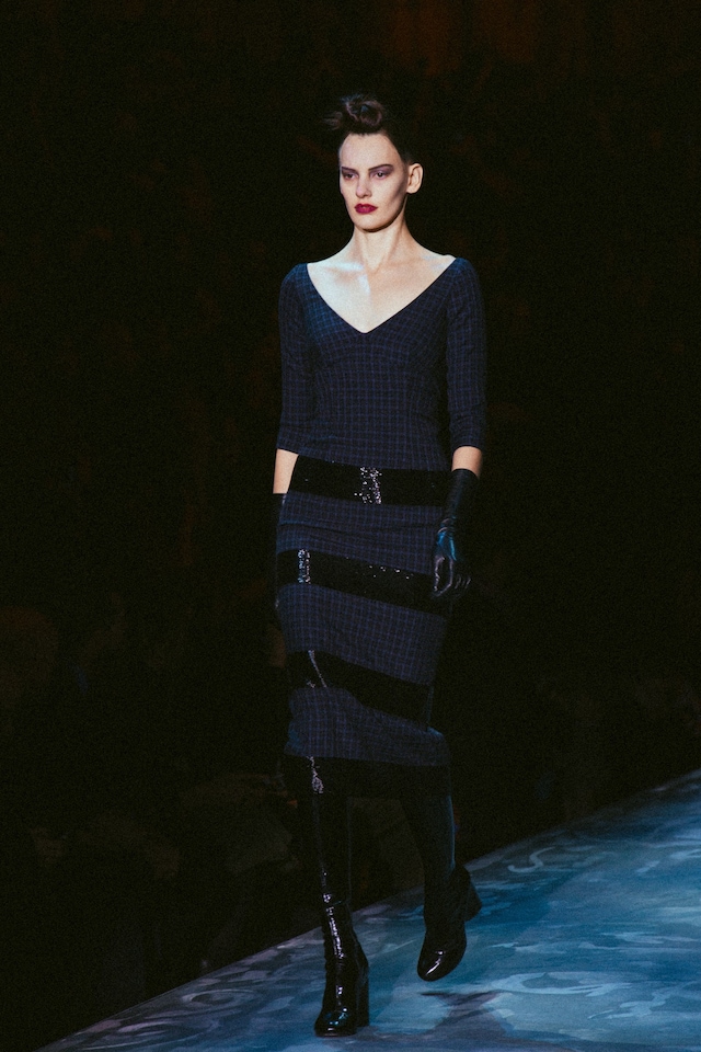 Marc Jacobs AW15 Dazed Womenswear runway v neck sequins 10