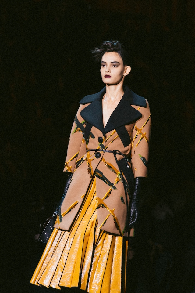 Marc Jacobs AW15 Dazed Womenswear runway paint trench coat 9