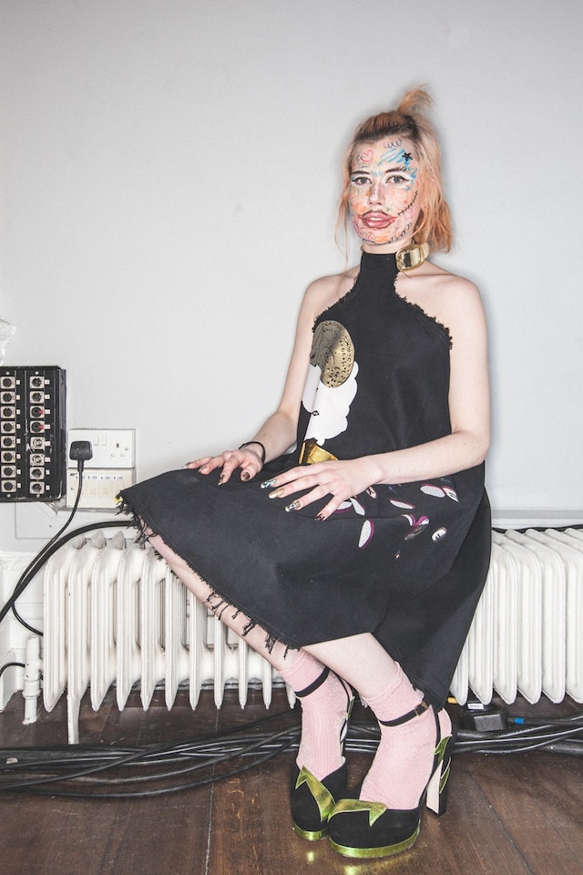 Mary Benson AW15 Fashion East Dazed womenswear makeup crayon 11