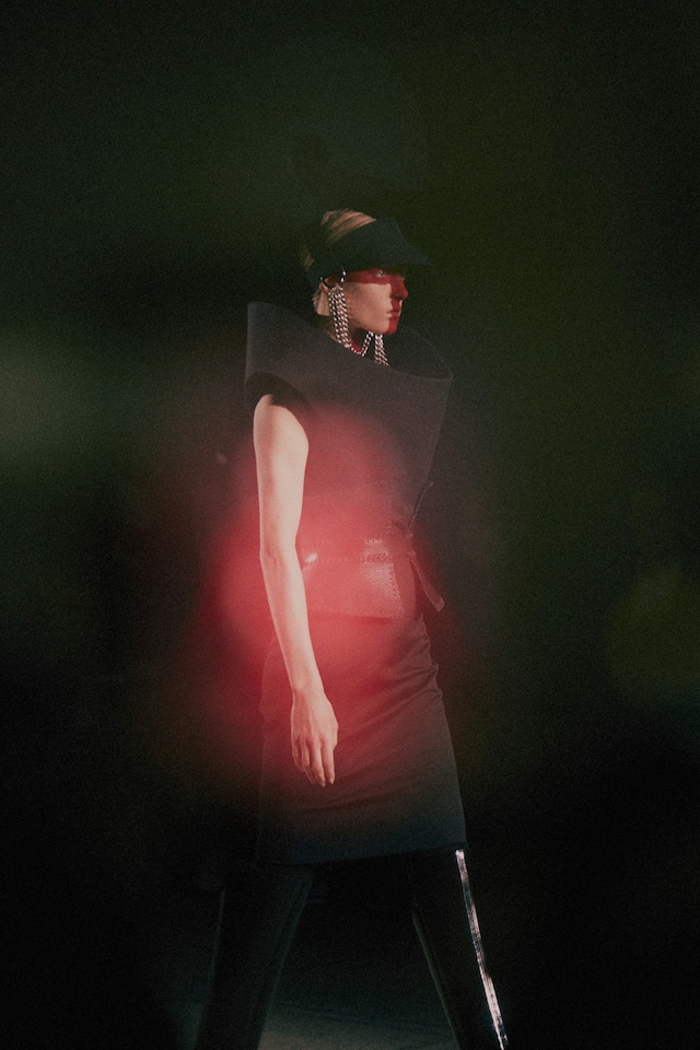 Gareth Pugh AW15, Britannia, Saint George&#39;s Cross, Structure 6