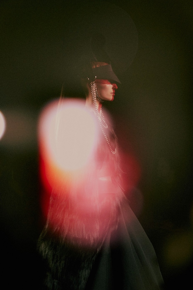 Gareth Pugh AW15, Britannia, Saint George&#39;s Cross, Chains 20