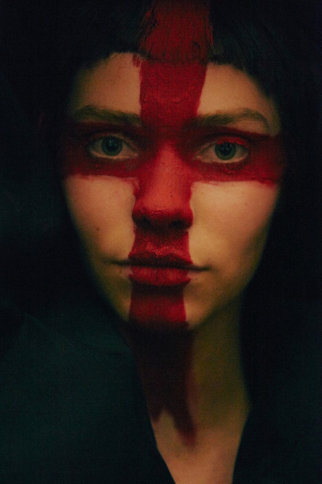 Gareth Pugh AW15, Britannia, Saint George&#39;s Cross 23