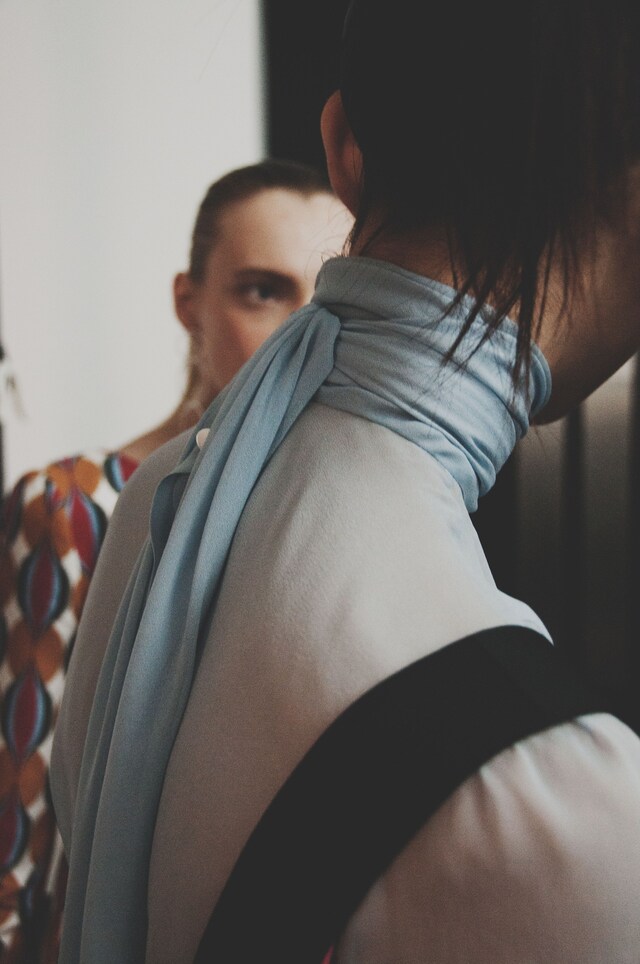 Jonathan Saunders AW15 Dazed Womenswear 60s neck tie 27