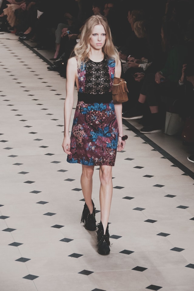 Burberry Prorsum AW15 Womenswear runway Dazed dress 70s 14
