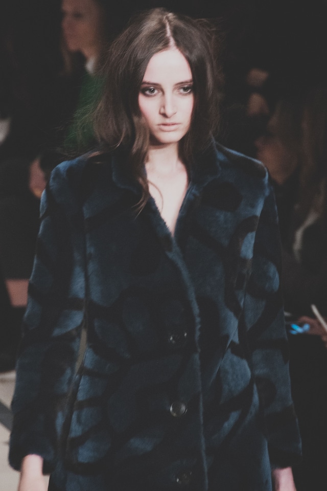Burberry Prorsum AW15 Womenswear runway Dazed fur coat blue 13