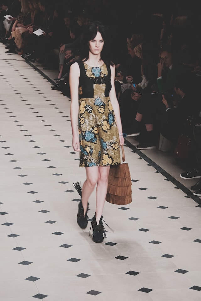 Burberry Prorsum AW15 Womenswear runway Dazed flower pattern 17