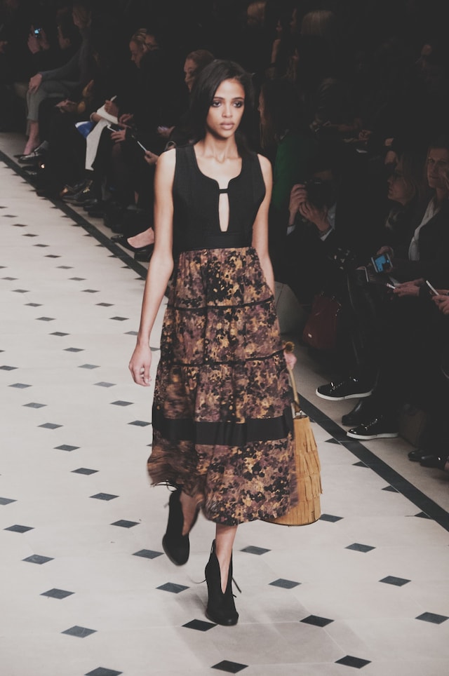 Burberry Prorsum AW15 Womenswear runway Dazed 70s Aya Jones 19