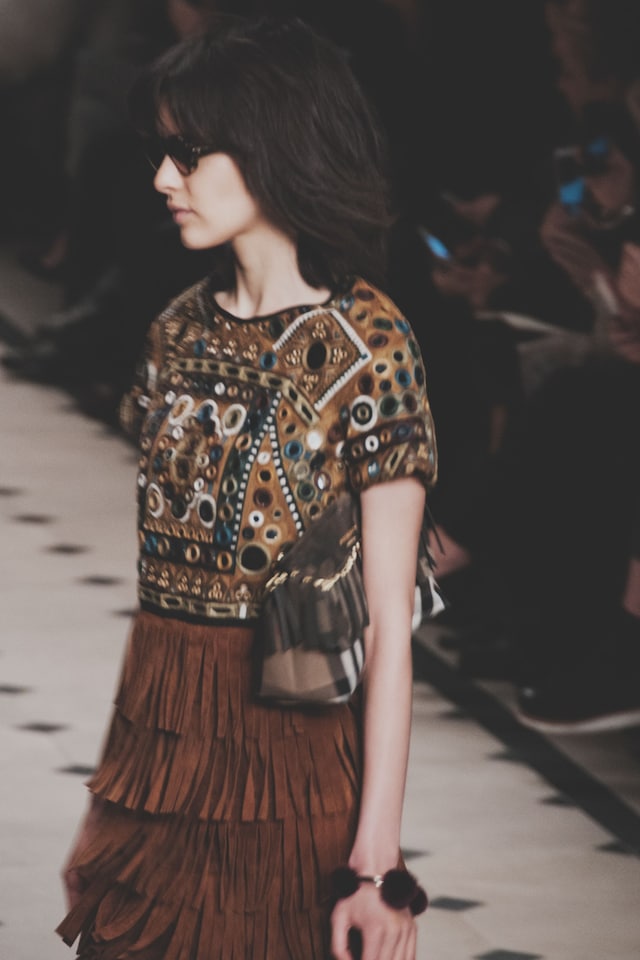 Burberry Prorsum AW15 Womenswear runway Dazed 70s detail 25
