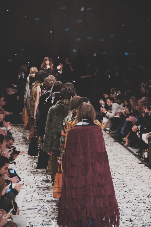 Burberry Prorsum AW15 Womenswear runway Dazed 70s finale 31