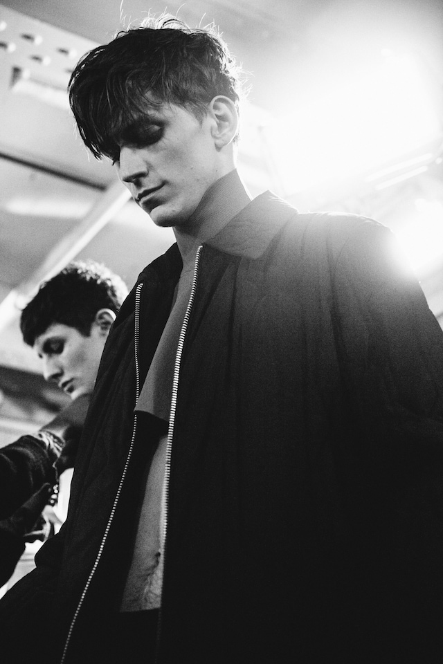 Hunter AW15 Dazed backstage womenswear shirt collar 17
