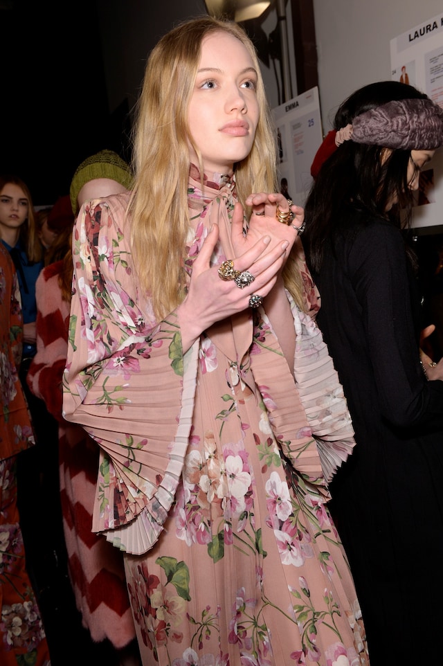 Gucci AW15 Dazed backstage Womenswear flowers pleats pastel 16