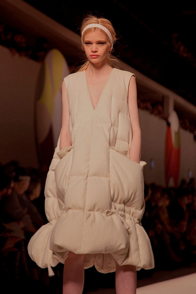 Fendi AW15, Womenswear, Dazed V-Neck Sleeveless Dress Cream 7