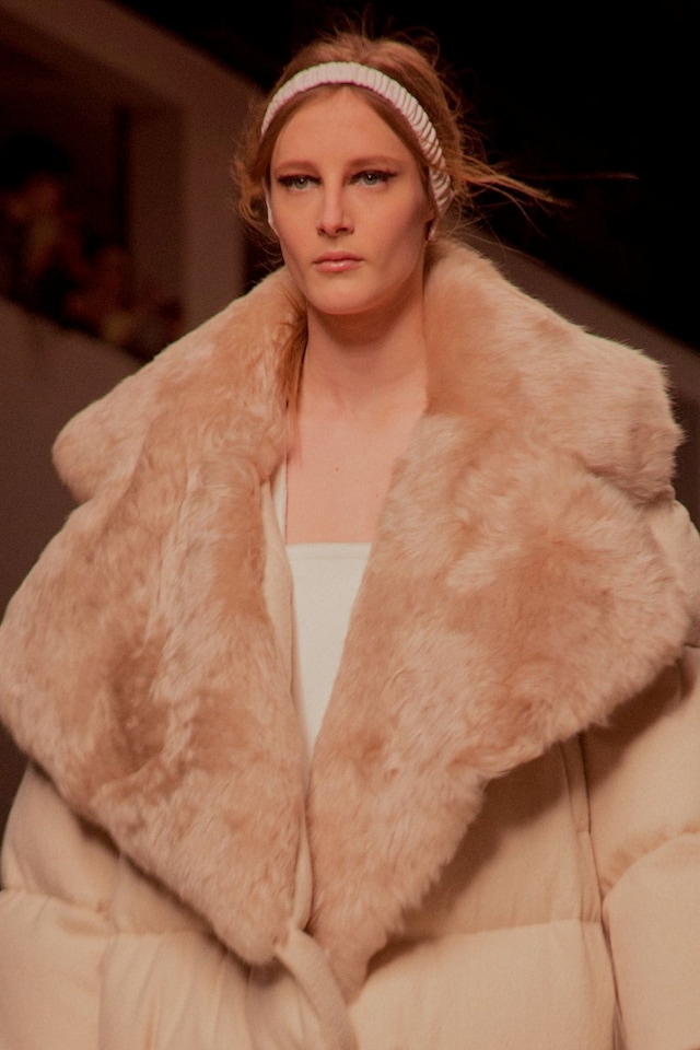 Fendi AW15, Womenswear, Dazed Fur Lapel Coat Alice Band 10