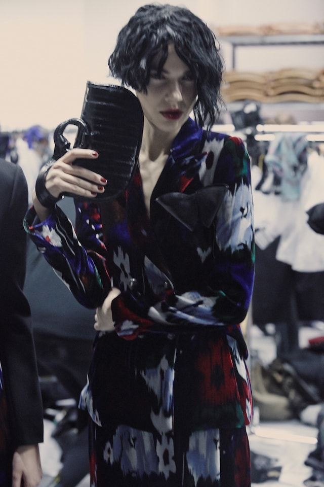 Emporio Armani AW15 Womenswear Dazed backstage paint clutch 8