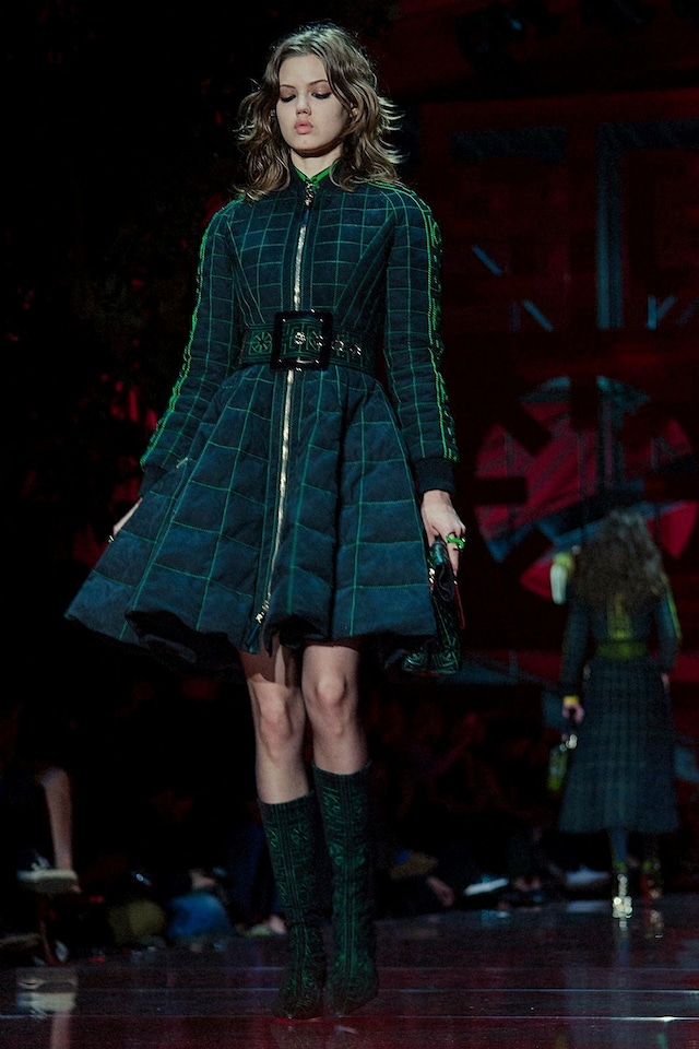 Versace AW15 Dazed runway womenswear emerald green coat belt 3