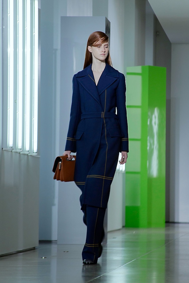 Jil Sander AW15, Dazed runway, Womenswear, Brown Handbag 19