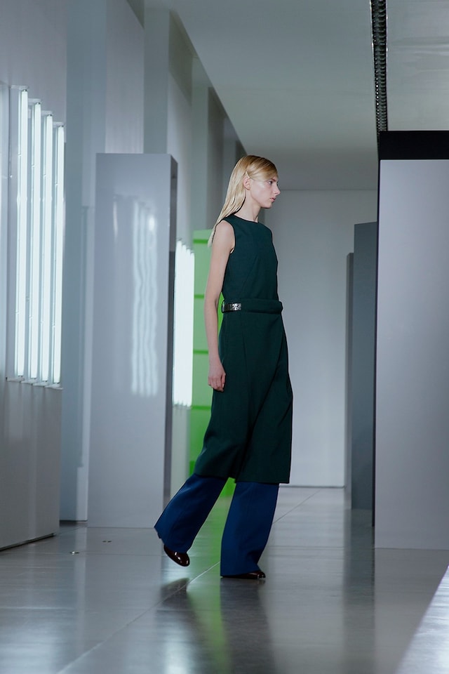 Jil Sander AW15, Dazed runway, Womenswear, Green Pinafore 20