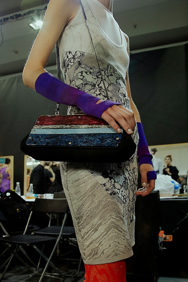 Missoni AW15 Womenswear Dazed backstage detail handbag glove 25