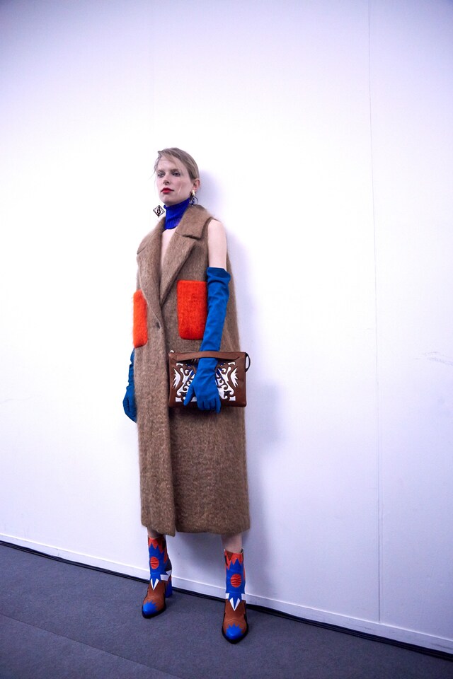 MSGM AW15, Dazed, Womenswear, Sleeveless Jacket, Long Gloves 0