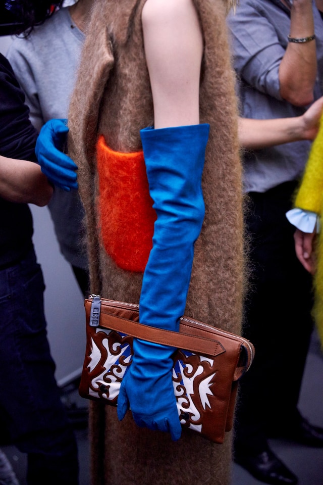 MSGM AW15, Dazed, Womenswear, Leather Clutch, Blue Gloves 21